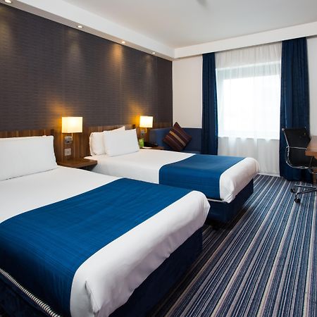 Holiday Inn Express London-Wimbledon-South, An Ihg Hotel Екстер'єр фото