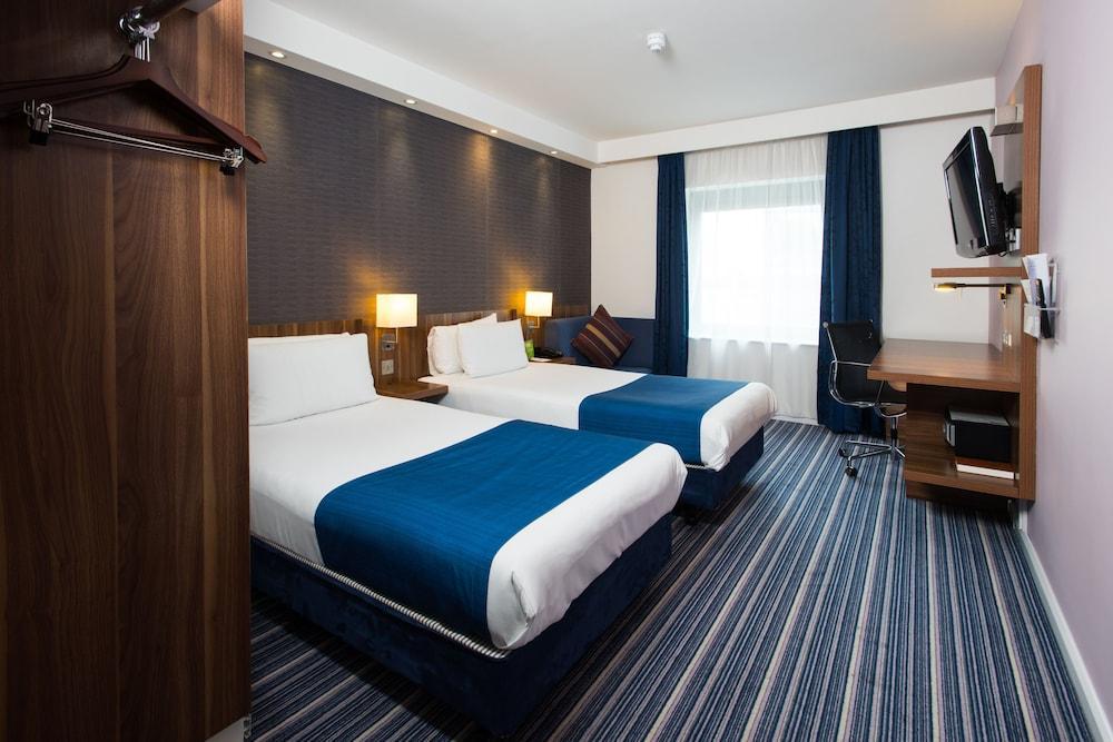 Holiday Inn Express London-Wimbledon-South, An Ihg Hotel Екстер'єр фото