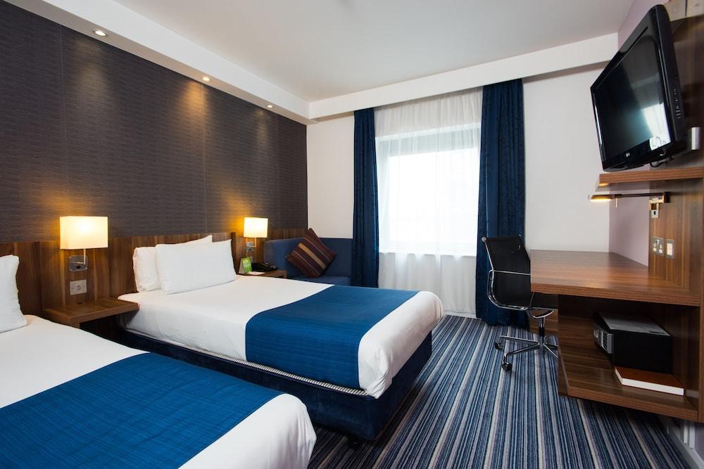 Holiday Inn Express London-Wimbledon-South, An Ihg Hotel Екстер'єр фото