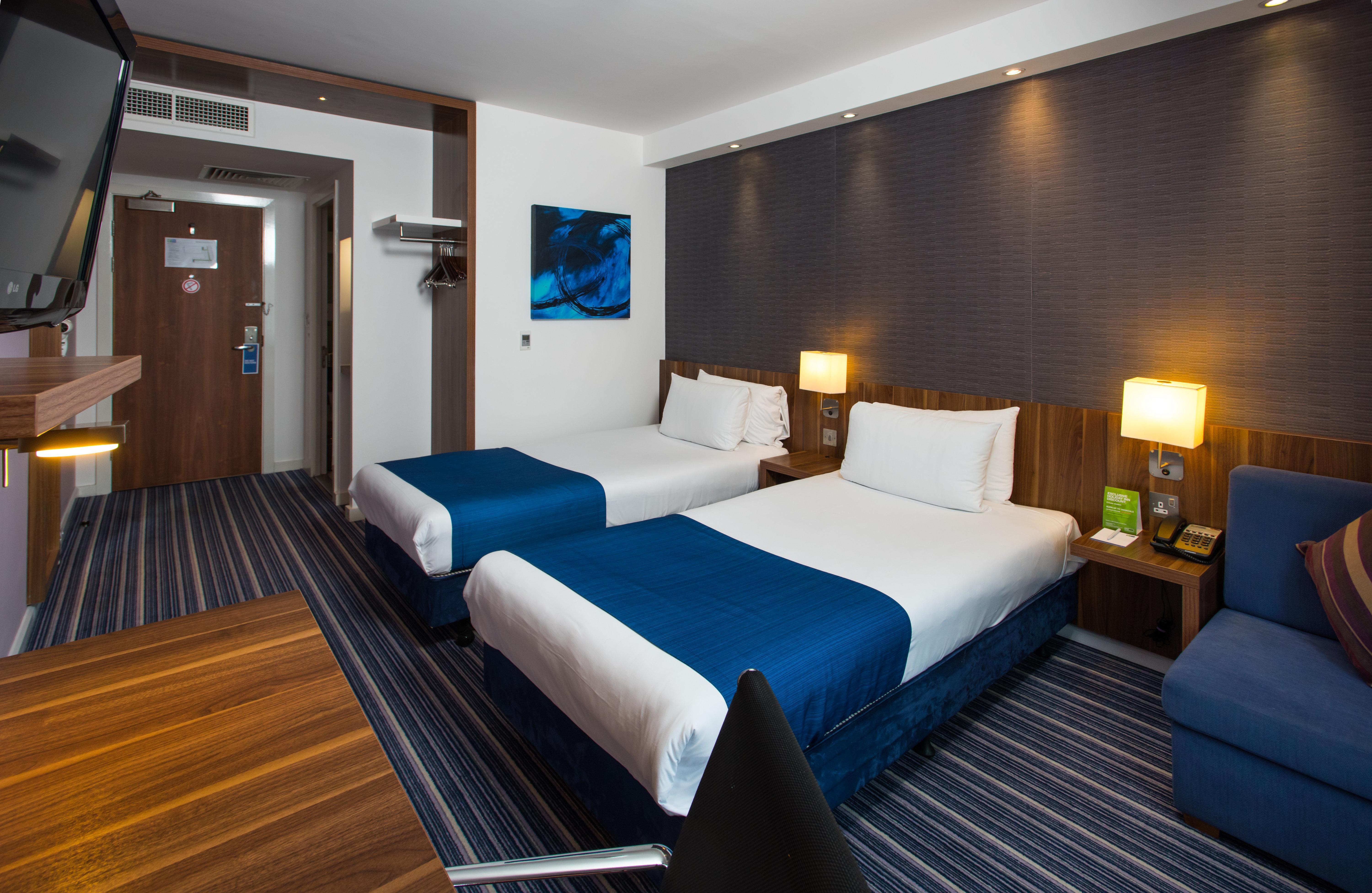 Holiday Inn Express London-Wimbledon-South, An Ihg Hotel Екстер'єр фото