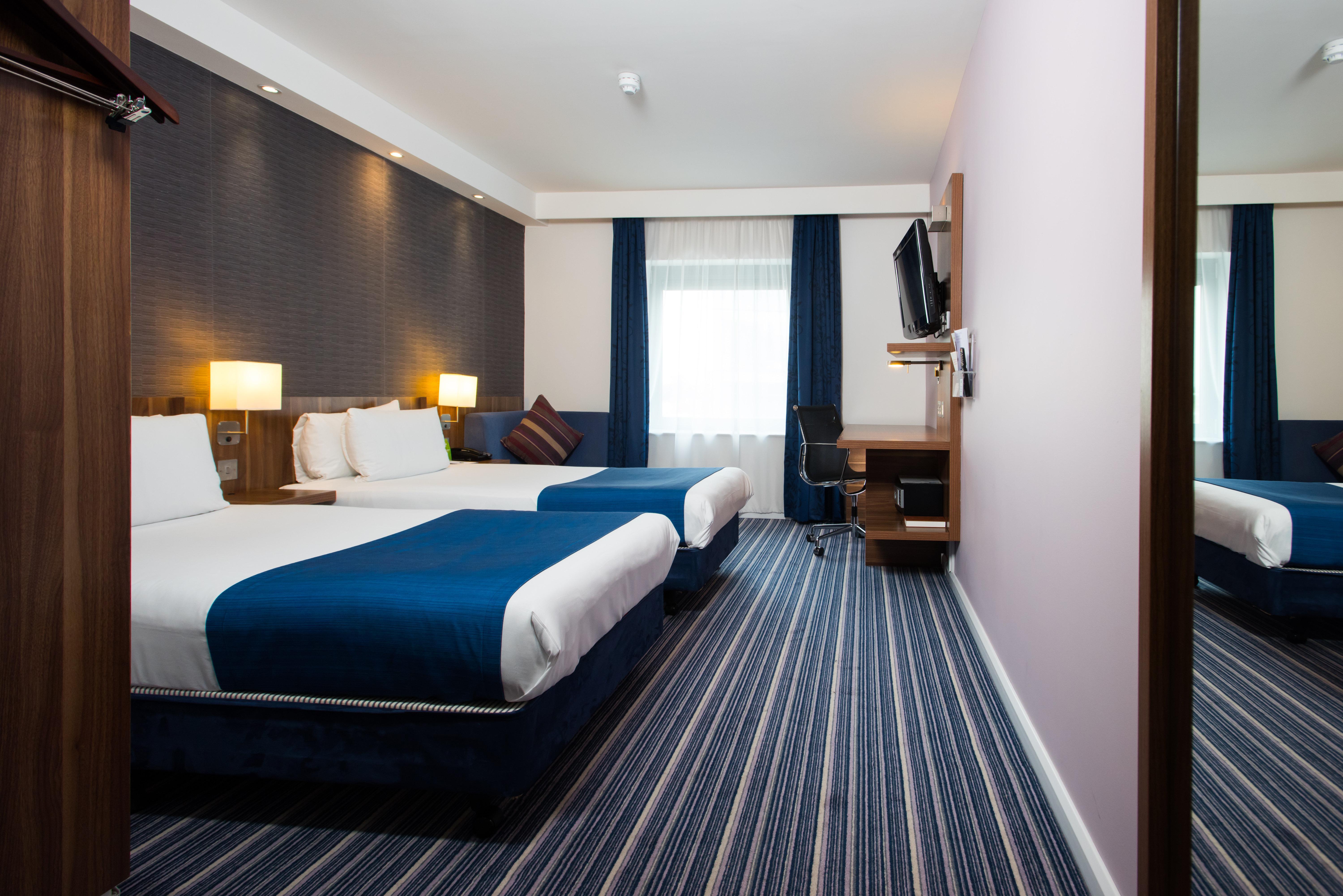 Holiday Inn Express London-Wimbledon-South, An Ihg Hotel Екстер'єр фото