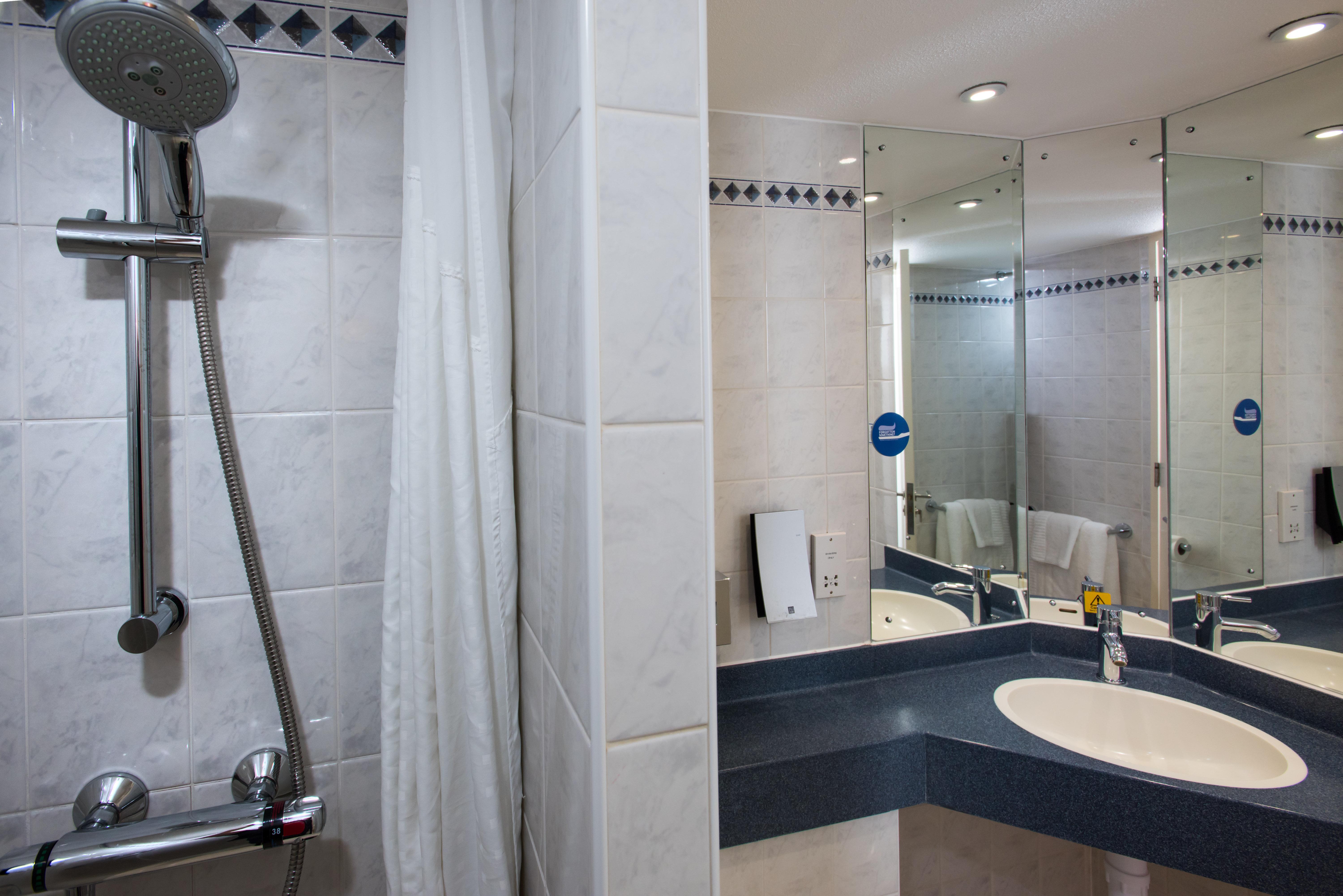 Holiday Inn Express London-Wimbledon-South, An Ihg Hotel Екстер'єр фото