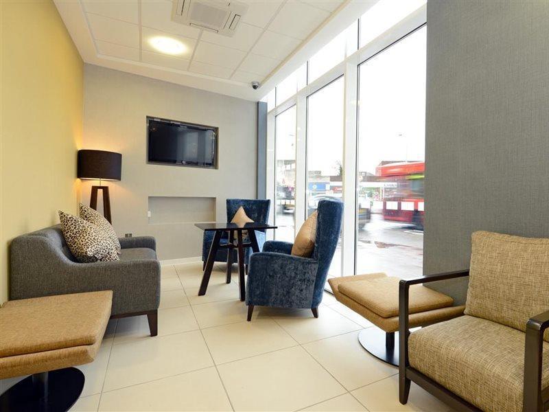 Holiday Inn Express London-Wimbledon-South, An Ihg Hotel Екстер'єр фото