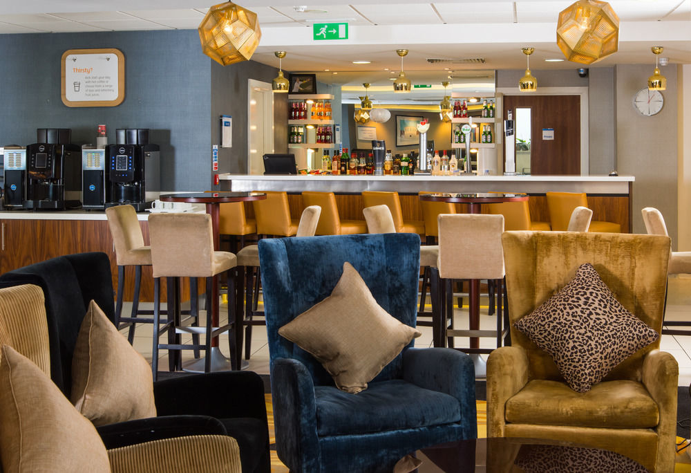 Holiday Inn Express London-Wimbledon-South, An Ihg Hotel Екстер'єр фото
