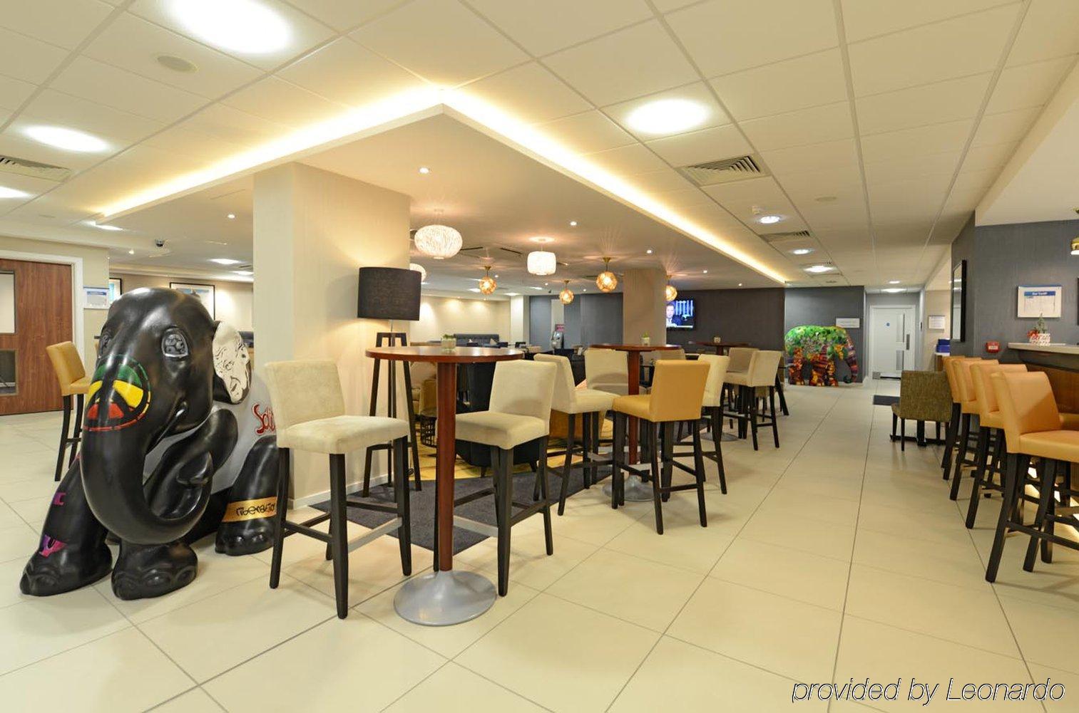 Holiday Inn Express London-Wimbledon-South, An Ihg Hotel Екстер'єр фото