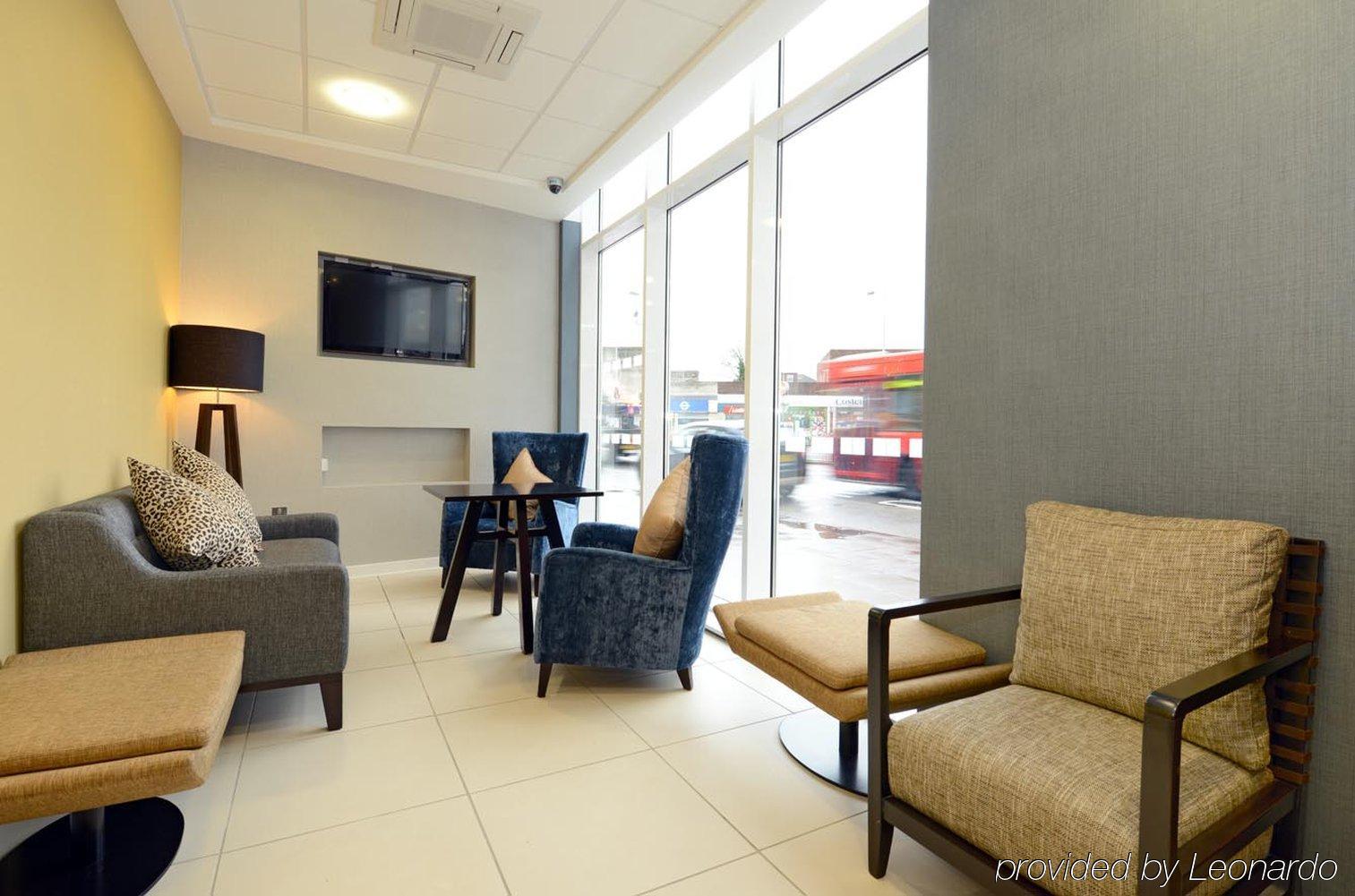 Holiday Inn Express London-Wimbledon-South, An Ihg Hotel Екстер'єр фото