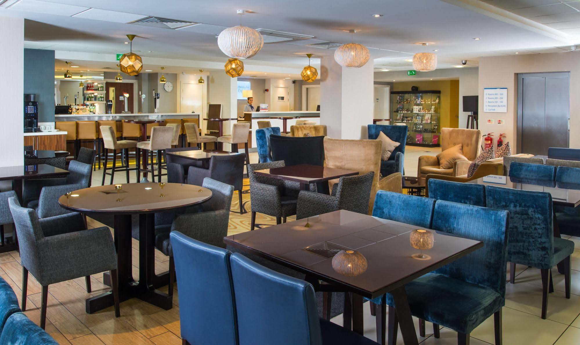 Holiday Inn Express London-Wimbledon-South, An Ihg Hotel Екстер'єр фото